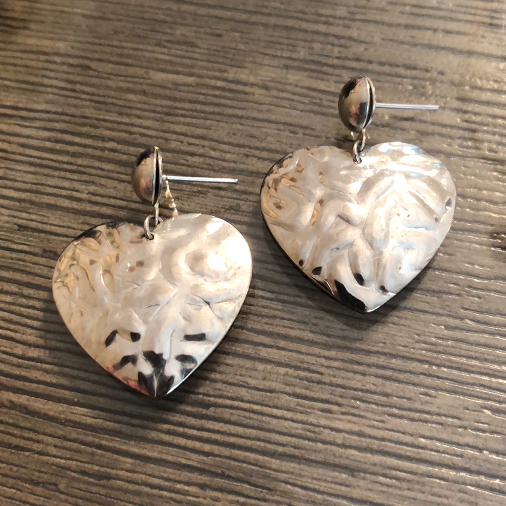 Vintage 1980’s Hammered, Wavy Metal Heart Earrings